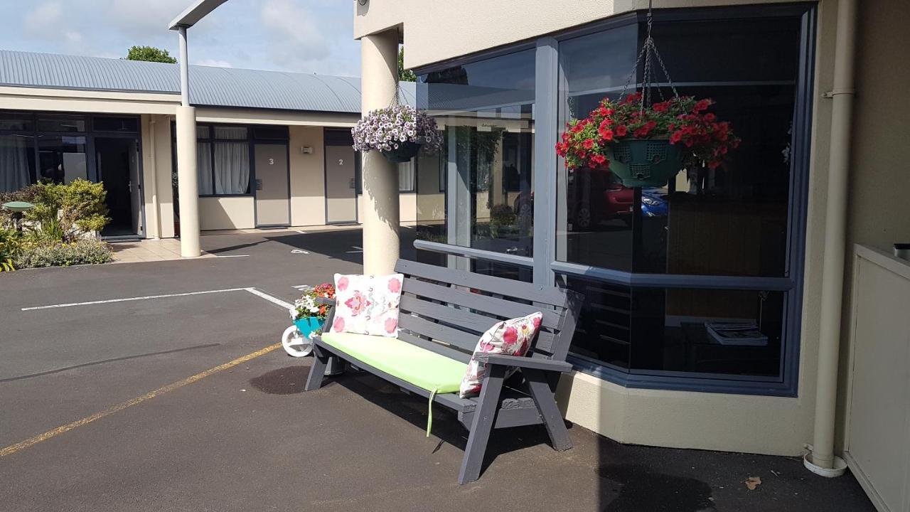 Academy Motor Inn Tauranga Bagian luar foto